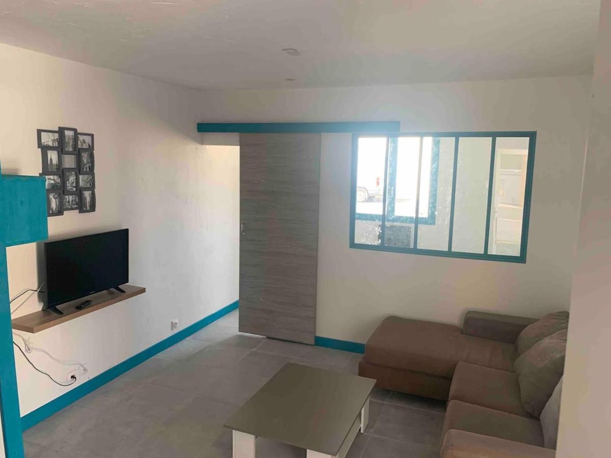 Le Depot Appartement Du Port A Champvert Екстер'єр фото